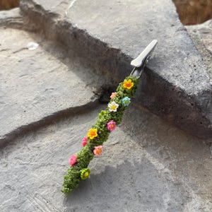 Clipe de unha longo - Porta-cigarro - Contas de cerâmica - Pulseira Buddy - Clipe multiuso - Auxiliar de pulseira - GIRASSOL - Mini clipe floral