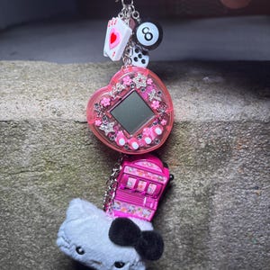 Zufällige Cutesy Bag Steckplätze | kuromi pink | Taschenanhänger ästhetische CUTE Y2K Taschenanhänger | Multicharm SCHLÜSSELANHÄNGER | Kawaii Schlüsselanhänger | Geldbörse Schlüsselanhänger