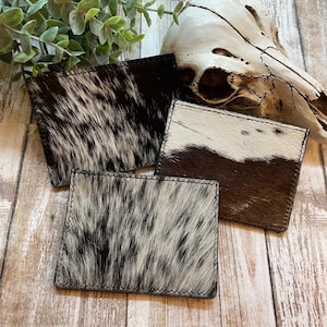Cartera de piel de vaca con pelo de tarjeta de crédito de Myra Noire