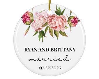 Married Ornament, Wedding Gift, Wedding Ornament, First Christmas Ornament, Personalized Wedding Gifts, Christmas Ornaments, Newlywed Gifts