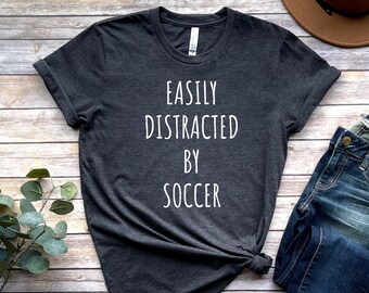 Leicht abgelenkt durch Fußball-Shirt, Fußball-Liebhaber-Geschenk, lustiges Fußball-T-Shirt, Fußball-Geschenk, Fußball-T-Shirt, lustiges Fußball-Shirt, Fußballspieler-Geschenk