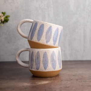 Taza de cerámica, taza moteada, taza de café, taza geométrica abstracta, taza de cerámica de 16 oz, regalo de inauguración de la casa para su decoración de cocina, hecha a mano / HECHA A PEDIDO