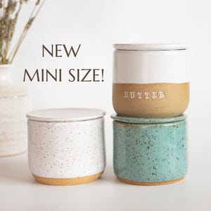 Petit garde-beurre français | Mini pot à beurre en céramique | Beurrier fait main en grès | Décoration de cuisine sur plan de travail | Nouveau cadeau de maison pour elle
