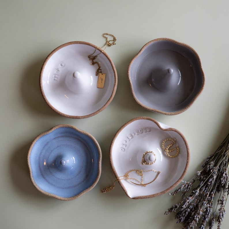 Floral blue frost single mini ring holder