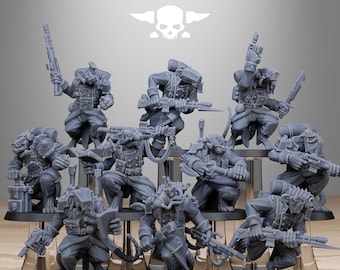Puede incluir: Un grupo de nueve figuras en miniatura grises y detalladas de ratas antropomorfas que llevan uniformes militares y sostienen armas. Las figuras están en varias posturas de acción. Las figuras están de pie sobre una superficie de madera. Las figuras son parte de un juego de mesa.