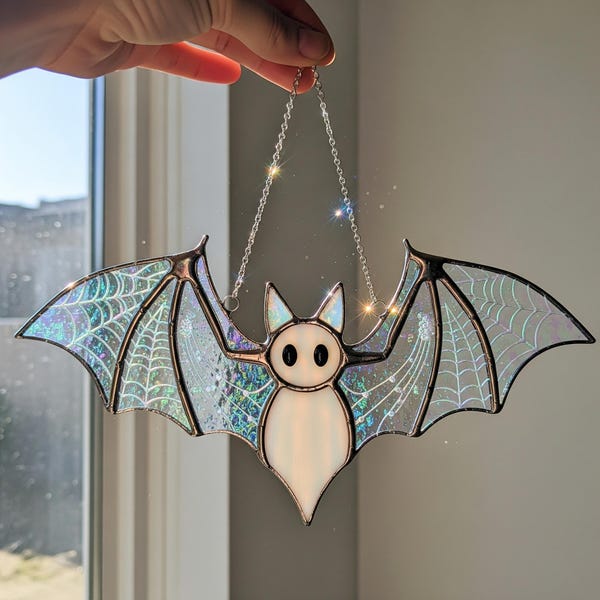 Atrapasol de murciélagos de vitral: decoración gótica para Halloween