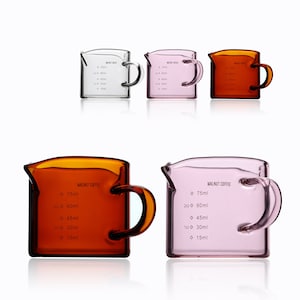 Lot de 2 verres expresso colorés, 75 ml/2,5 oz, becs doubles, verre doseur triple pichet à lait avec 2 becs verseurs, verre doseur café