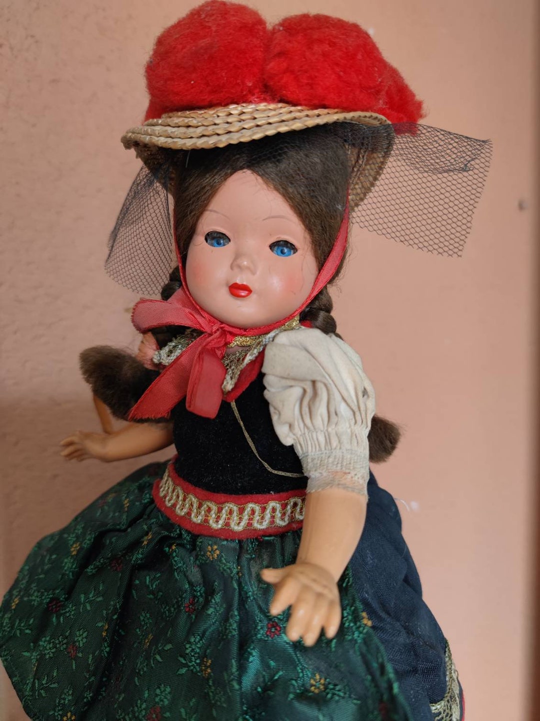 Petite poupée marcheuse, tête porcelaine, moule 878, corps en
