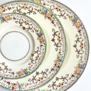 Vintage Minton Shaftesbury Dinner plates, Luncheon plates and Side plates.  1931–1952. Rare. Priced individually