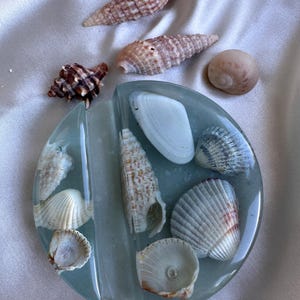 Resin Phone Stand with Seashells, Ocean Epoxy Holder, Handmade Coastal Decor, Beachy Phone Rest, Sea Gift for Desk, iPhone Stand