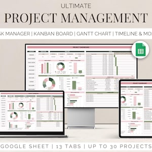 Könnte beinhalten: Ein Computerbildschirm zeigt eine Google Sheet mit einem Projektmanagement-Dashboard. Die Tabelle hat 13 Registerkarten und kann bis zu 30 Projekte verwalten. Das Dashboard umfasst ein Gantt-Diagramm, ein Kanban-Board, einen Aufgabenmanager und eine Zeitleiste. Der Text "ULTIMATIVES PROJEKTMANAGEMENT" wird oben im Bild angezeigt.