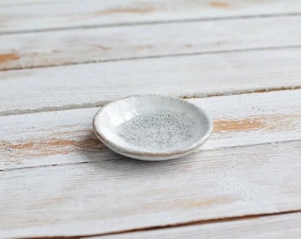 Handmade Rustic Stoneware Hand Moulded Mini Pinch Dish, Small Food Prep and Serving Plate