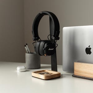 Wood headphone holder, Gift for Husband Headphone Stand, Desk Organization for Headphones, Music Lover Gift Headset Hook