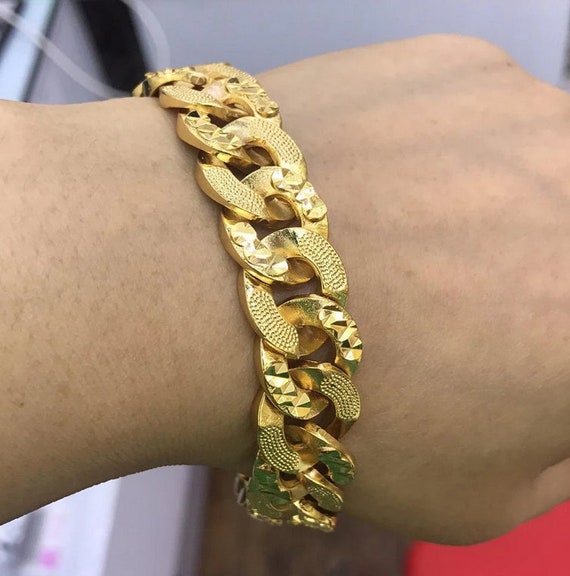 22k / 91,6% Gold Dubai Maharaya Bracelet 53,80gr diameter 5,8cm | Gold  bangle watch, Gold bangles design, Gold jewelry simple necklace