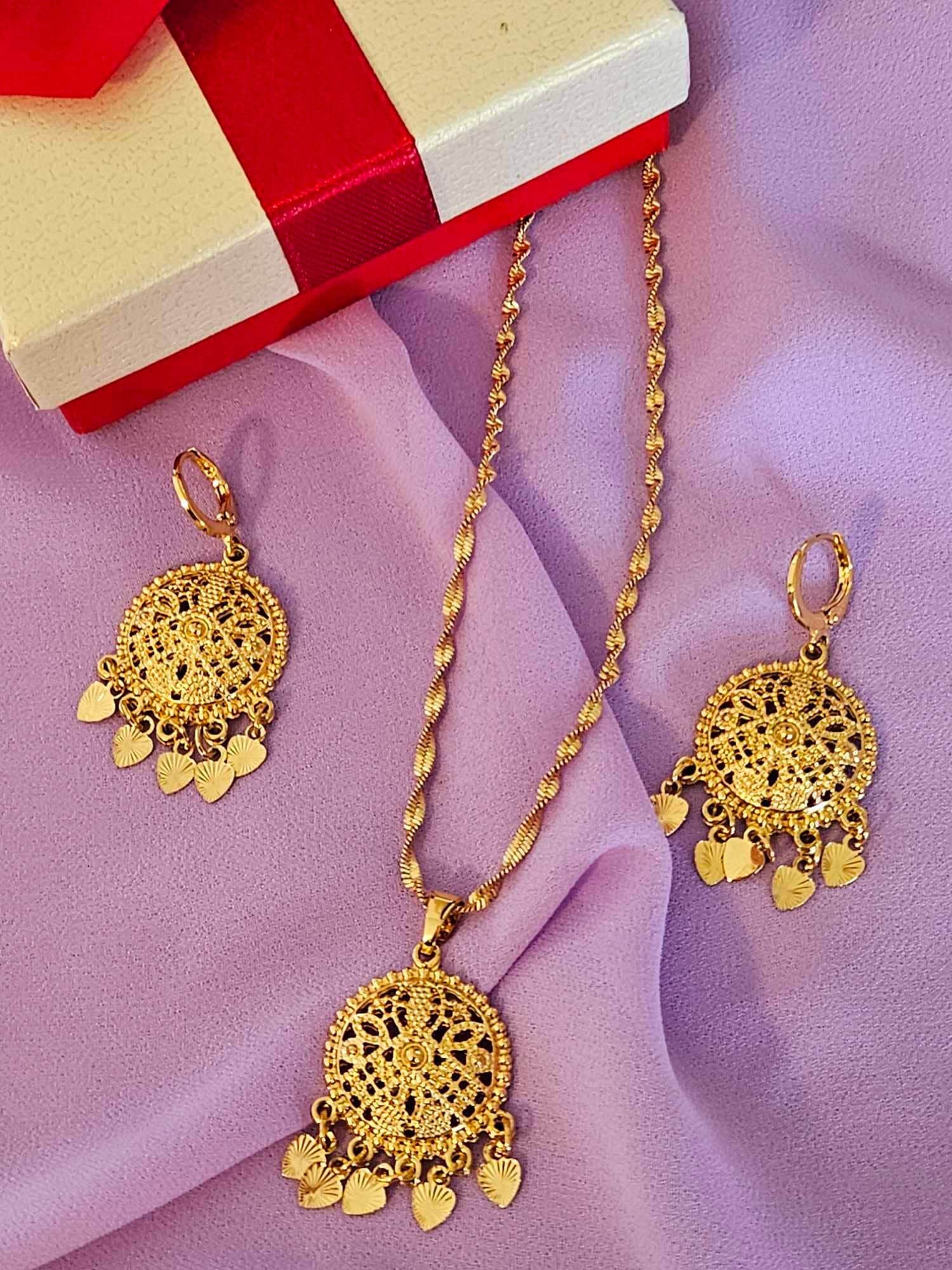 Chain locket deals ki design