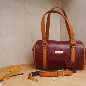 Chic and Timeless: Handmade Leather Small Handbag for Women