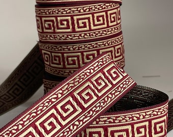 Galon médiéval motif clé grecque bordure médiévale bordeaux et doré 35 mm ruban brodé jacquard ruban tissé style jacquard bordure médiévale