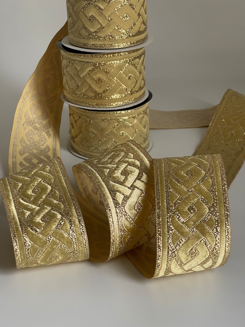 Gouden middeleeuwse vlecht Keltisch vlechtpatroon Keltisch lint 50 mm gouden middeleeuwse rand 50 mm ambachtelijke rand gevlochten jacquard geborduurd lint afbeelding 1