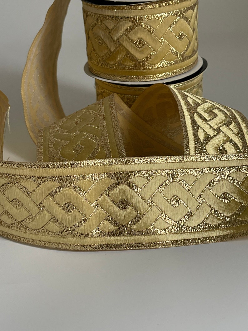 Gouden middeleeuwse vlecht Keltisch vlechtpatroon Keltisch lint 50 mm gouden middeleeuwse rand 50 mm ambachtelijke rand gevlochten jacquard geborduurd lint afbeelding 3