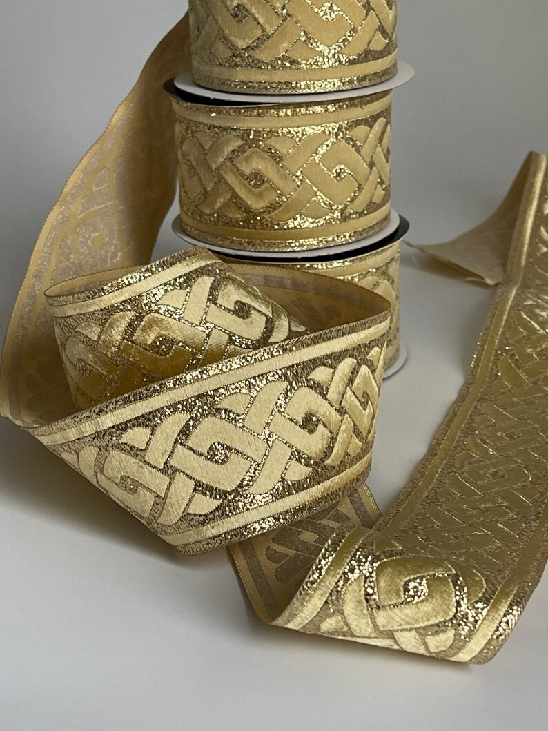 Galon médiéval doré motif tresse celtique ruban celtique 50 mm bordure médiévale doré 50 mm bordure artisanale ruban brodé jacquard tressé image 7
