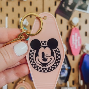 Key-rings - 68686.-Porte-clef Disneyland resort Paris disney  China.Mickey.oh boy.