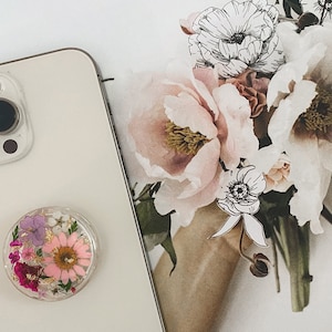 Pressed Flower Phone Grip | Boho Style | Trendy | Anniversary Gift | Kindle Grip | Bridesmaids Gift | Floral Phone| Birthday Gift | iPhone