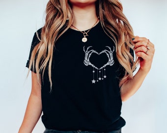 Skeleton Shirt, Heart Shirt, Skeleton Hand Shirt,Skeleton Hand,Graphic Shirt,Skeleton Heart Shirt,Funny Halloween Tee,Womens Fall Shirt