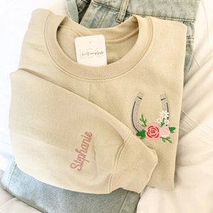 Custom Horse Owner Gift Personalized Horse Lover Gift Embroidered Horse Shoe Sweatshirt Country Girl Sweatshirt Equestrian Sweatshirt