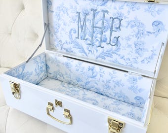 Personalized Keepsake Trunk Closing Gift Client Appreciation Memory Box White Exterior Gold Hardware Decorative Chest Fabric Lined Storage