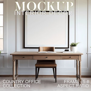 Peut inclure: Un bureau en bois avec deux tiroirs et une chaise en cuir marron devant un grand tableau noir encadré. Le bureau est dans une pièce aux murs blancs et deux fenêtres. Le texte "COUNTRY OFFICE COLLECTION" et "FRAME - 5:4 ASPECT RATIO" est en bas de l'image.