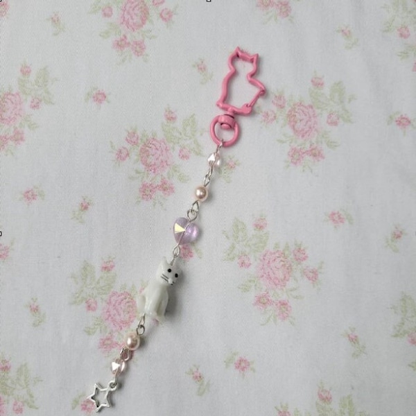 cat glasswork bead handmade beaded keychain with pink cat clasp