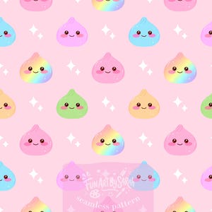 Pode incluir: Um padrão contínuo sobre um fundo rosa claro com ilustrações repetidas de pequenos personagens arredondados em forma de bolinho com rostos sorridentes em várias cores, incluindo arco-íris, azul, verde, amarelo e rosa, acentuados por estrelas brancas.