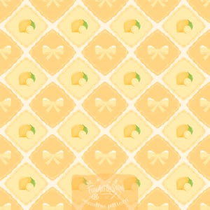 Peut inclure: Un motif répétitif composé d'un quadrillage en losanges dans des tons jaunes. Le design alterne entre des citrons jaunes avec des feuilles vertes et des nœuds jaune clair. Un filigrane en bas indique FunArtBySarah seamless pattern.
