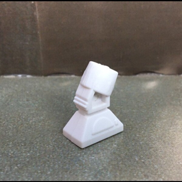 Stan Solo custom 3rd leg for Stan Solo R2, R3 and R5 astromechs and vintage pop up lightsaber R2