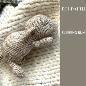 Sleeping bunny knitting pattern. English, German and Russian PDF.