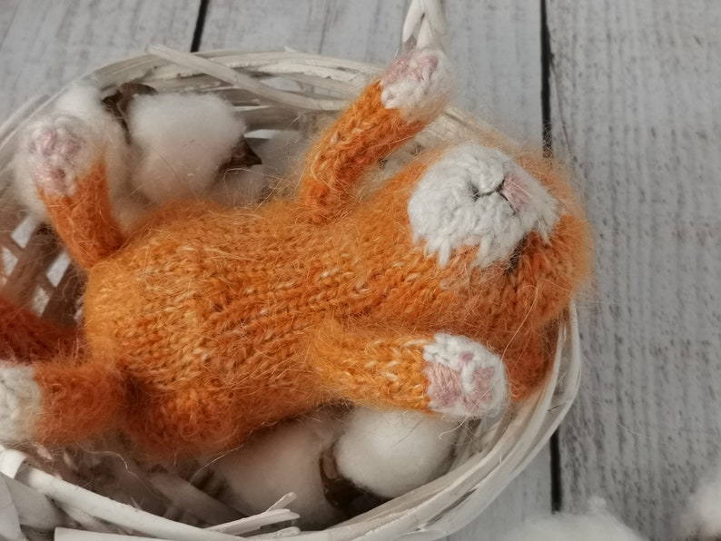 Modèle de tricot pour chaton endormi. Tutoriel réaliste sur un chaton. PDF anglais et russe. image 6