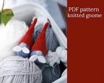 Christmas gnome knitting pattern. Christmas table decor