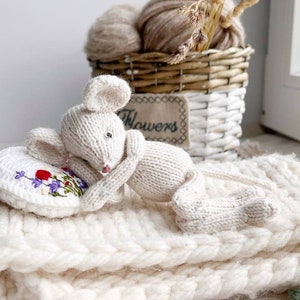 Pixie the mouse Knitting pattern. English and Russian PDF. image 3