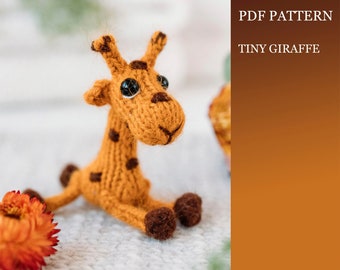 Modèle de tricot petite girafe. Tutoriel tricoté étape par étape avec une miniature de girafe amigurumi. Petit cadeau DIY. PDF anglais et russe.