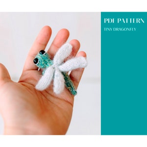 Tiny Dragonfly knitting pattern. Knitted insect step by step tutorial. DIY miniature.  English and Russian PDF.