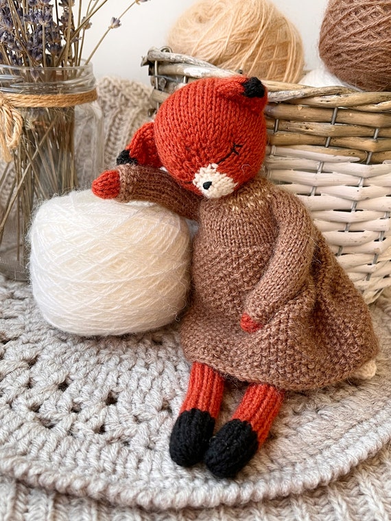JikoIiving Knitted Diy Fox Doll- Crochet Kit Include Pattern, Yarn, Crochet  Hook, Stuffing and Knitting Needles 