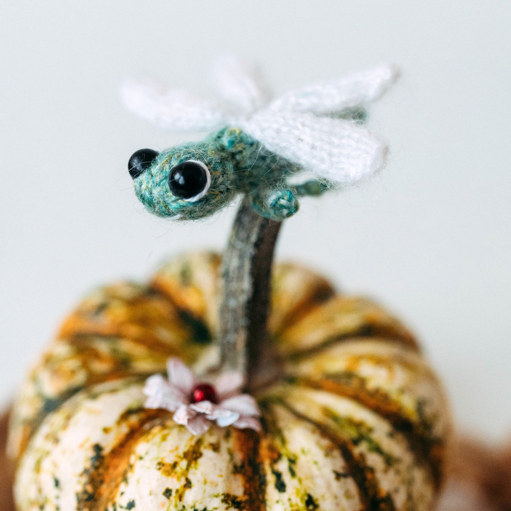 Tiny Dragonfly Knitting Pattern. Knitted Insect Step by Step Tutorial ...