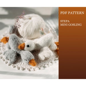 Mini gosling knitting pattern. Knitted amigurumi goose step by step tutorial. DIY knitted gift. English and Russian PDF.
