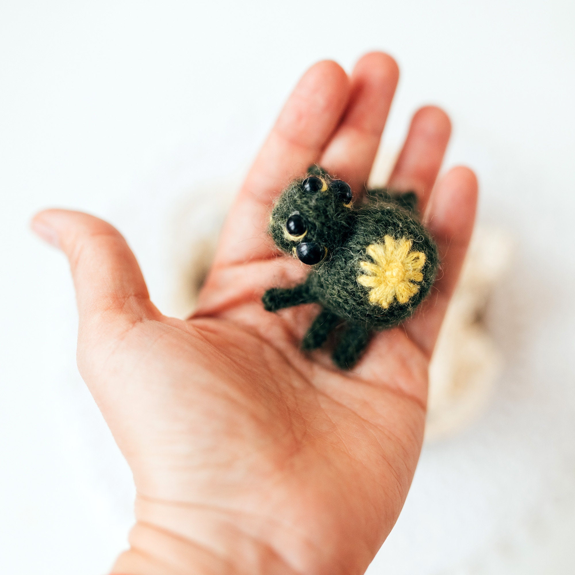 Tiny Spider Knitting Pattern. Knitted Insect Step by Step Tutorial. DIY ...