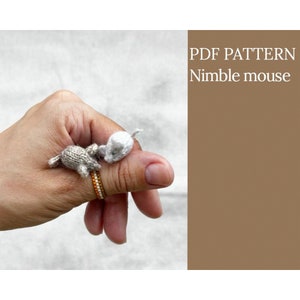 Nimble mouse. Miniature knitting pattern. English and Russian PDF.
