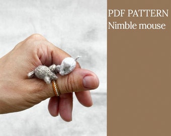 Nimble mouse. Miniature knitting pattern. English and Russian PDF.