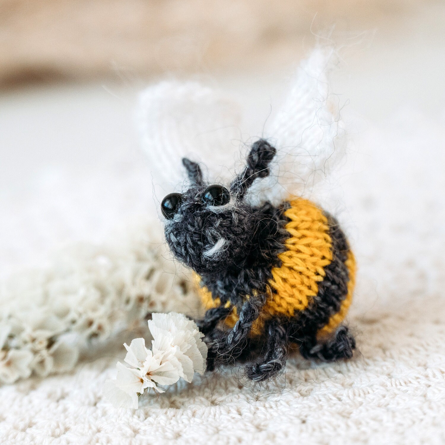 Tiny Bee Knitting Pattern. Knitted Honeybee Step by Step Tutorial. DIY ...