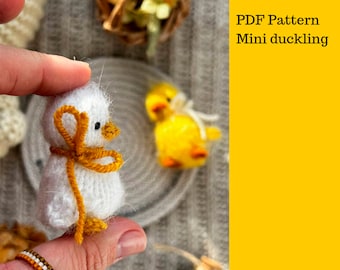 Mini duckling knitting pattern. English and Russian PDF.