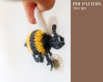 Tiny Bee knitting pattern. Knitted honeybee step by step tutorial. DIY insect miniature. English and Russian PDF.