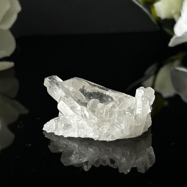 Lemurian Quarz Cluster - 25g, Heilender Kristall, Meditationsstein, Energiereinigung, einzigartiges Geschenk, spirituelles Dekor"